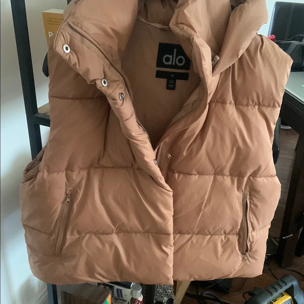 ALO Yoga Quilted Puffer Vest in Camel Tan - Picture 3 of 10